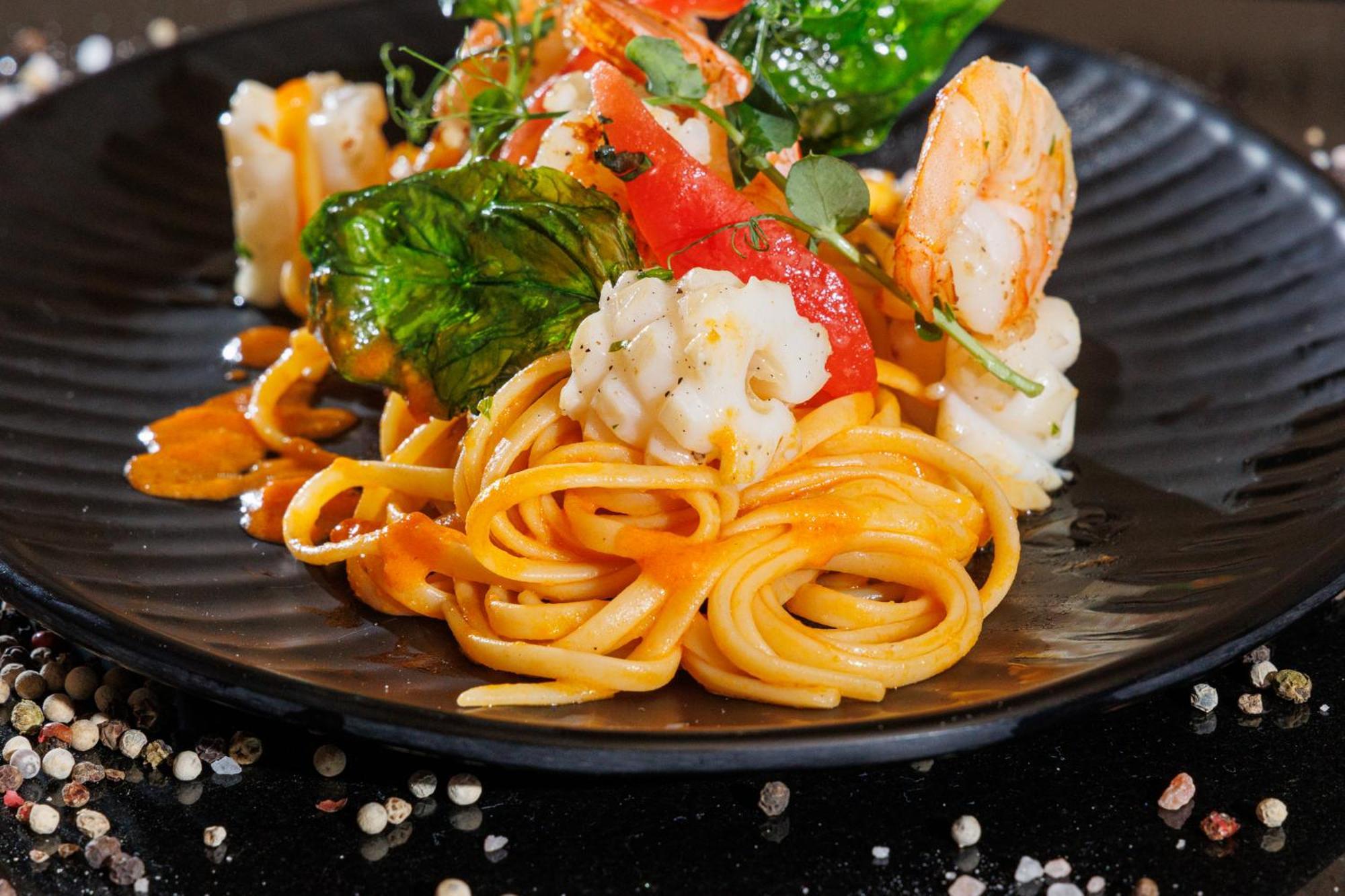 Lucky Bansko Aparthotel Spa & Relax Exterior foto Seafood linguine
