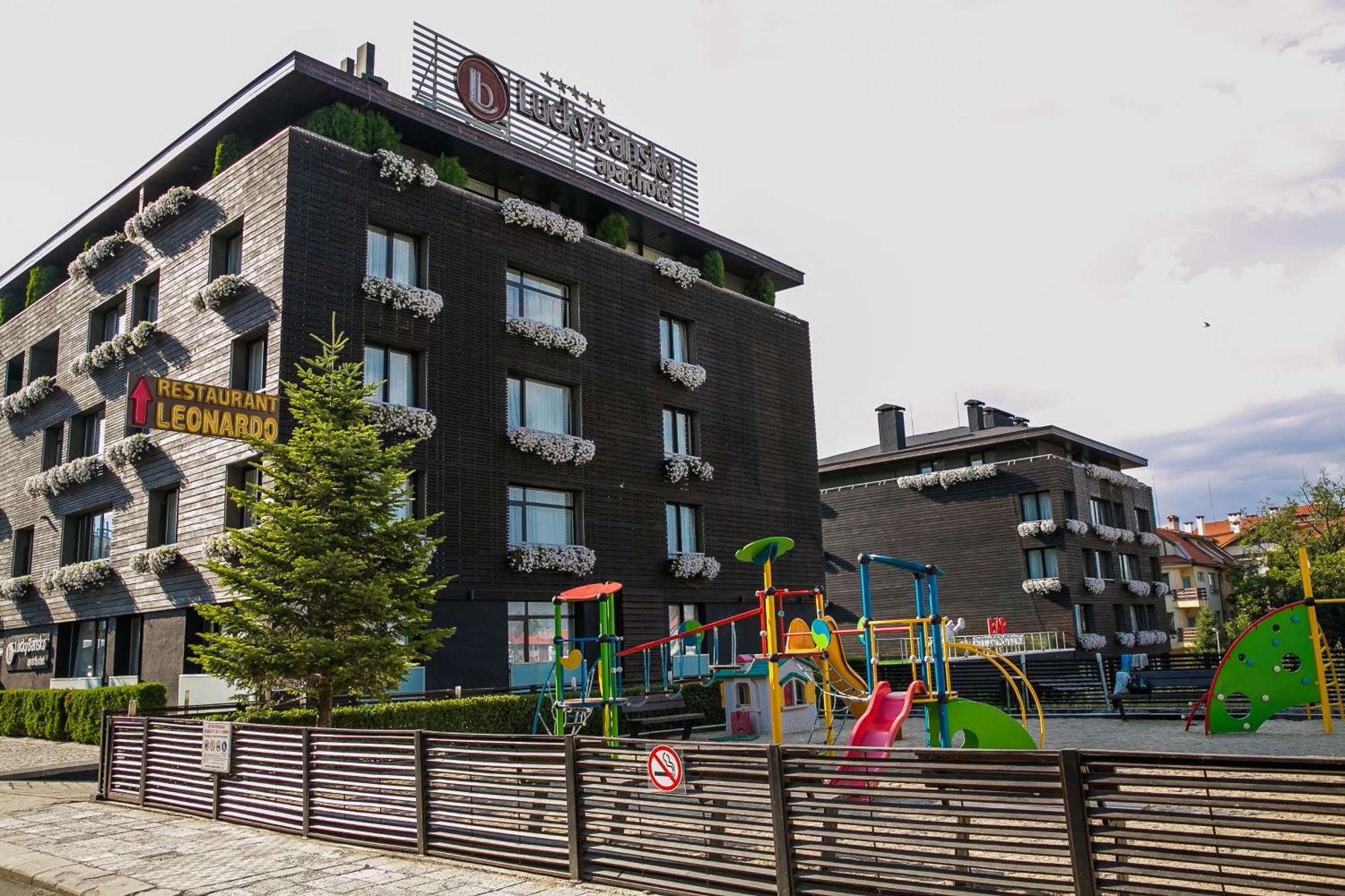 Lucky Bansko Aparthotel Spa & Relax Exterior foto Leonardo Hotel in Skopje
